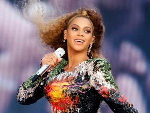 Beyoncé revela que tiene una producción de miel en su casa