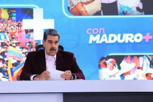 Con Maduro + °78