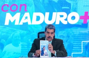 Con Maduro + °82