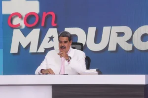 Con Maduro + °87