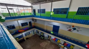 Más de 300 escuelas