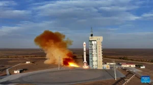 China lanza con éxito nuevo satélite