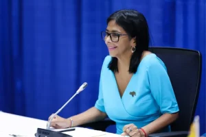 Presidenta (E) gira barbados