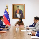 Presidenta encargada de la República lidera mesa de trabajo económica para elevar la producción petrolera