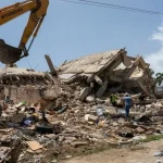 Kit Miyamoto afirma que un 30% de los escombros en La Guaira pueden ser reutilizados
