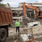 Mantienen obras de remoción de escombros en Playa Grande